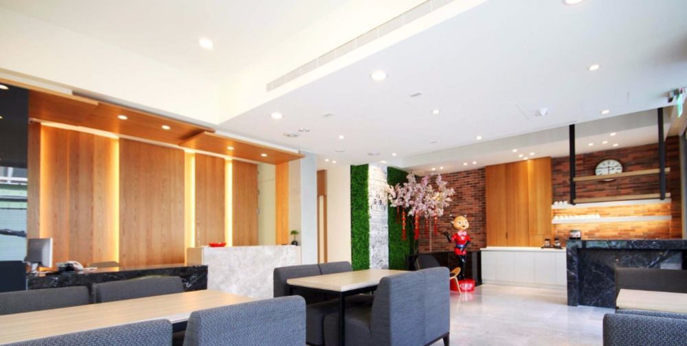 Tianli Hotel Tainan Exterior photo