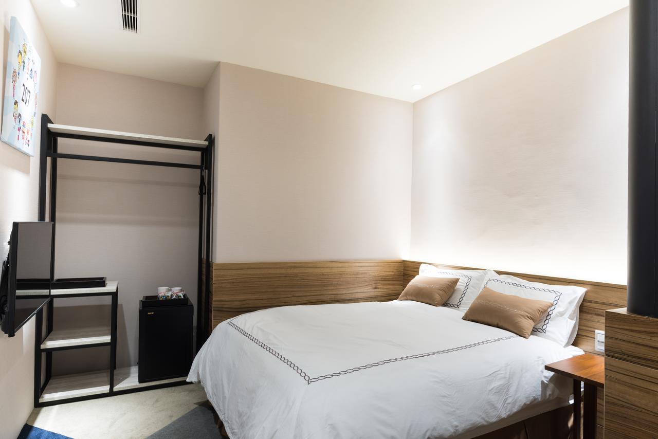 Tianli Hotel Tainan Exterior photo