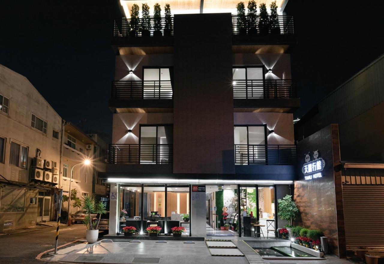 Tianli Hotel Tainan Exterior photo
